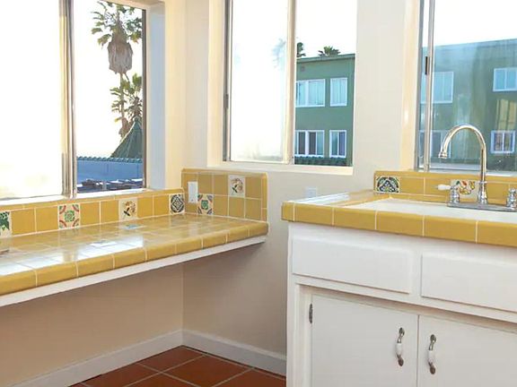 5th image of 9 Sunset Ave #2
