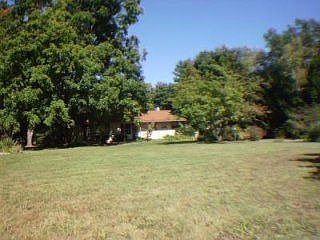 2nd image of 31 Aviation Rd