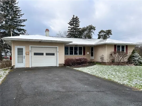 103 Daniel Dr, Liverpool, NY 13088