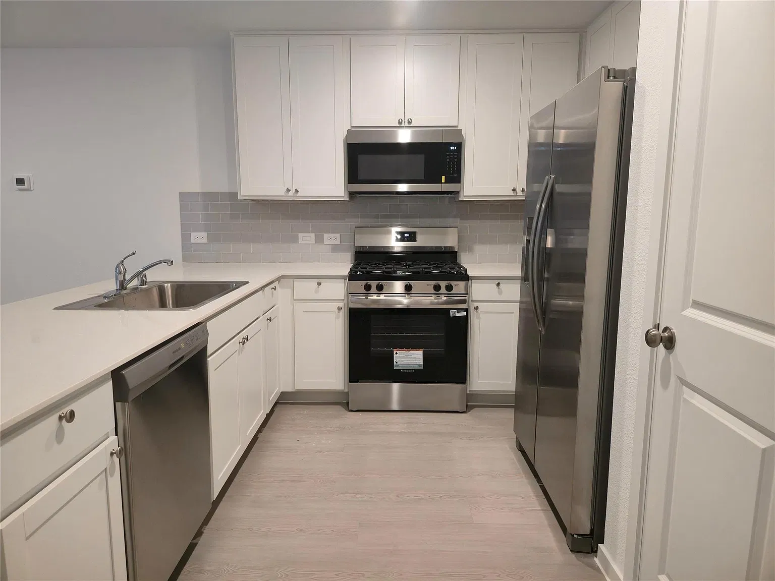 4 bed, 2.0 bath, 1656 sqft, $1,800 — Photo 4