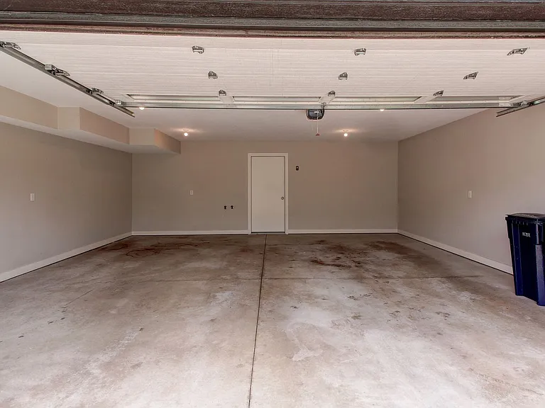 298 Northwest Xing — Photo 20