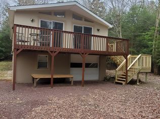 436 Scotch Pine Dr, Pocono Summit, PA