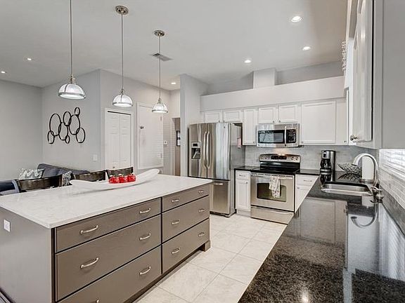 5th image of 1748 Oak Pond Ct