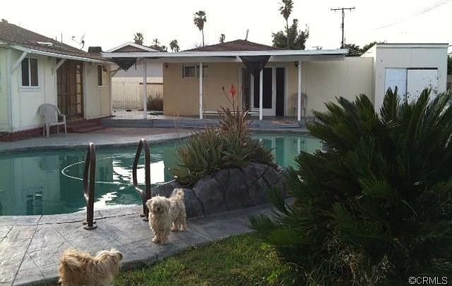 2nd image of 5801 Magnolia Ave