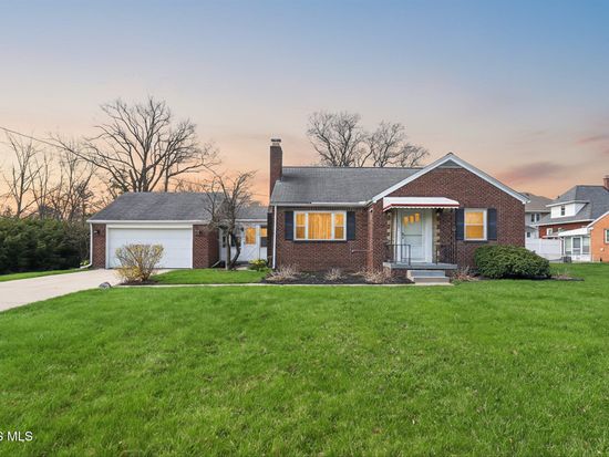 2137 Tremainsville Rd, Toledo, OH 43613