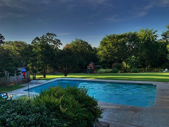 5th image of 5158 Oak Leaf Dr