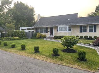 31 Armell Street, Huntington Station, NY 11746