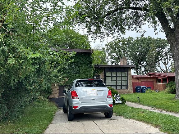 3rd image of 1127 Nichols Ln