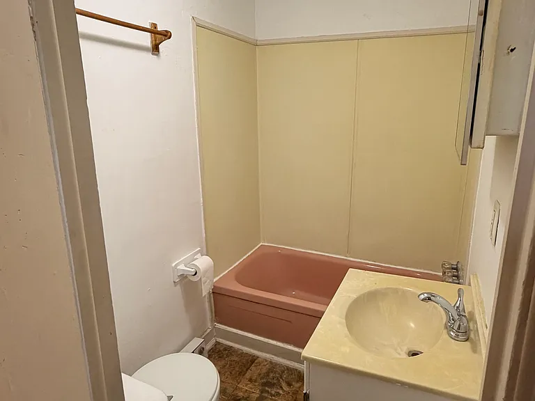 117 Walnut St #2 — Photo 11