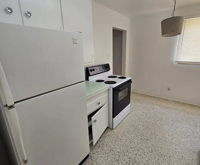 5010 Roma Ave NE — Photo 7