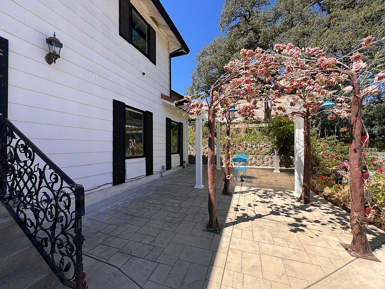 912 Yosemite Ln — Photo 36