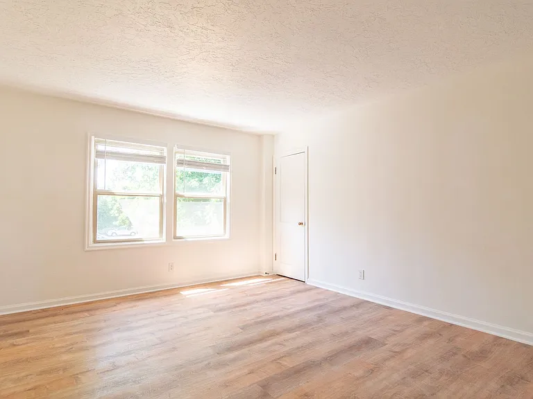 4831-4841 E Burnside St — Photo 31