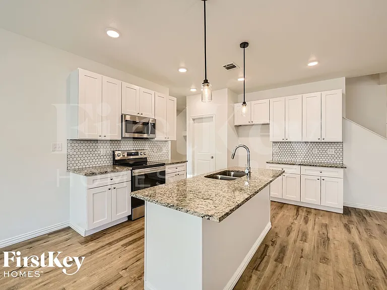 7384 Parkside Place Dr — Photo 10