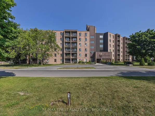 17 Eldon Hall Pl #414, Kingston, ON K7M 7H5