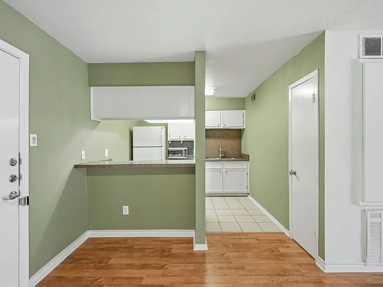 3131 Cummins St #80 — Photo 5