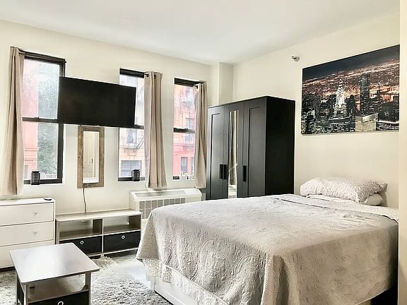 3rd image of 558 W 161st St #2A