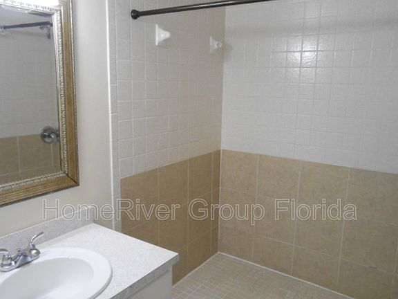 3rd image of 4022 Mount Vernon Ave