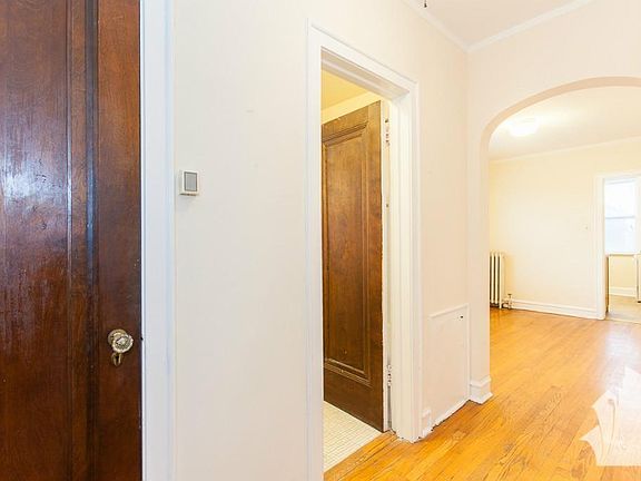5th image of 4858 N Hermitage Ave #3C
