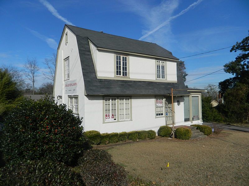 2nd image of 2053 Walton Way