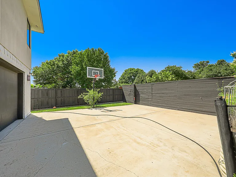 4139 Allencrest Ln — Photo 44