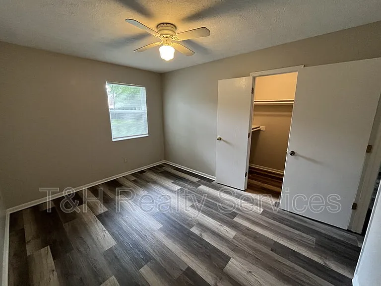 8114 Jade Ct — Photo 10