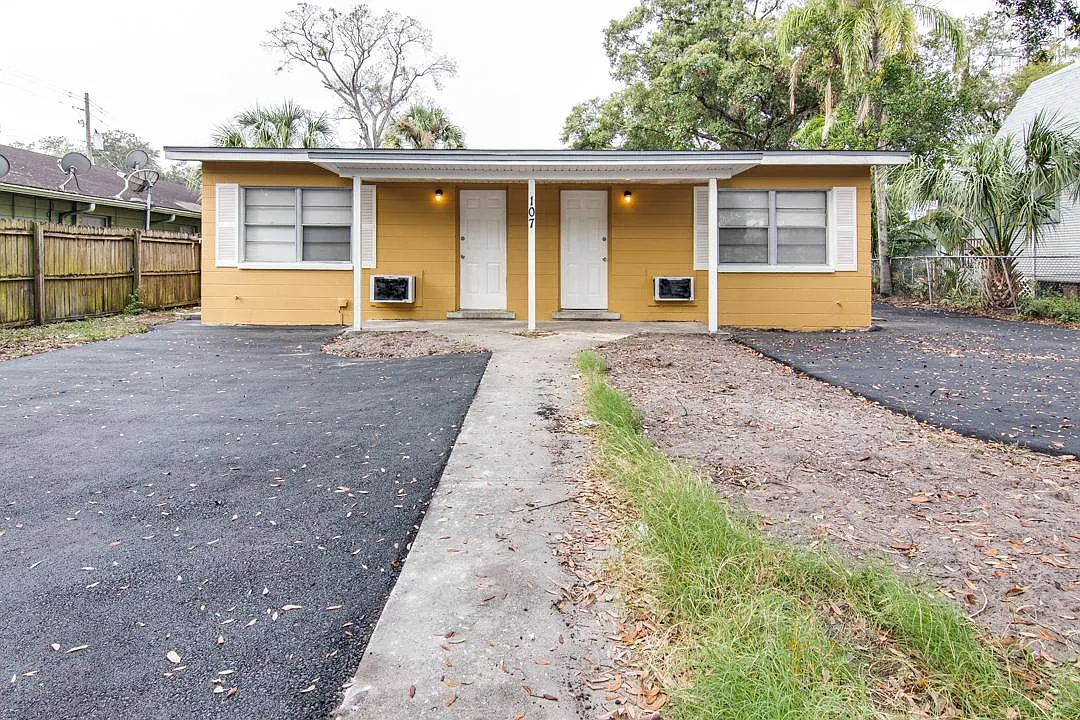 2 bed, 750 sqft, $1,300 — Photo 1