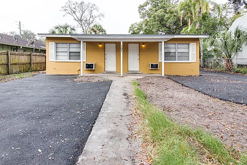 107 S Gomez Ave #C Photo 1
