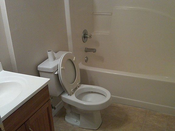 5th image of 256 Panama Dr