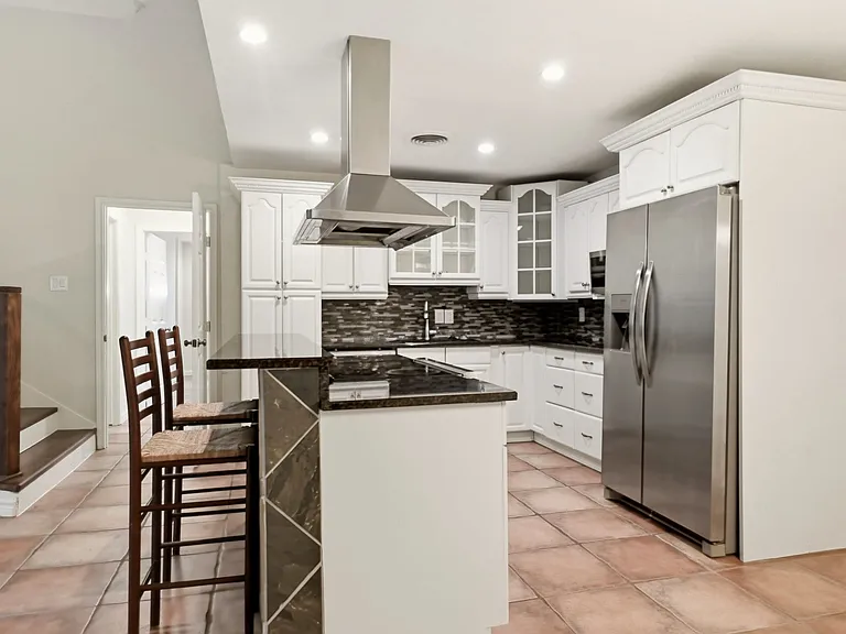 7354 Walling Ln — Photo 7