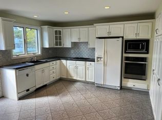 96 Glades Rd, Scituate, MA 02066