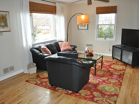 2nd image of 10903 Scott Dr