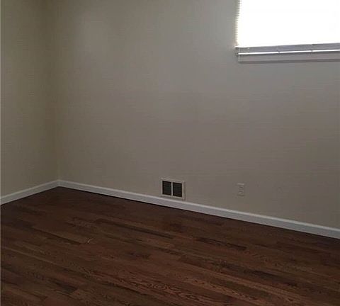 5th image of 48 Sunset Dr