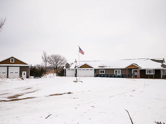 3rd image of 16025 County Road 9 NE