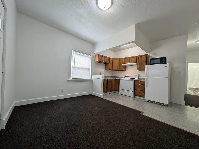 18 N Highland Ave #D — Photo 4