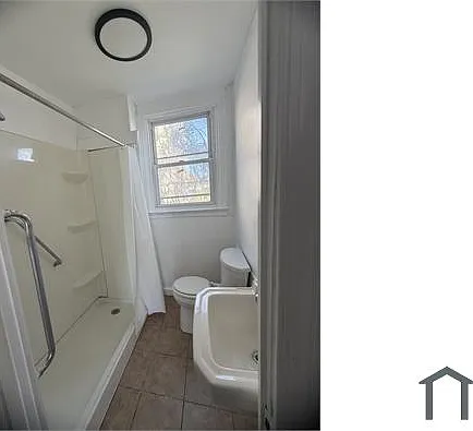 2301 Yelland St — Photo 5