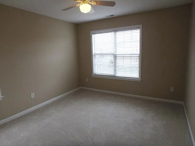 121 Hampton Lake Dr — Photo 16