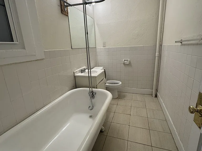 15 Barrows St #3 — Photo 7