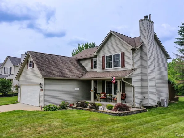 1316 Cristina Dr, Fenton, MI 48430