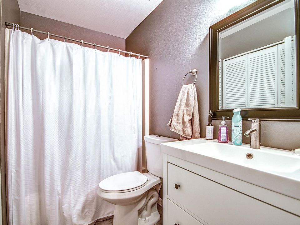 1st image of 927 S Casitas Dr APT D