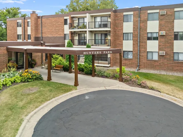 4 Pine Tree Dr APT 218, Arden Hills, MN 55112