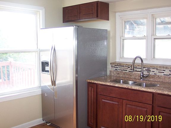 3rd image of 5127 W Gladys Ave