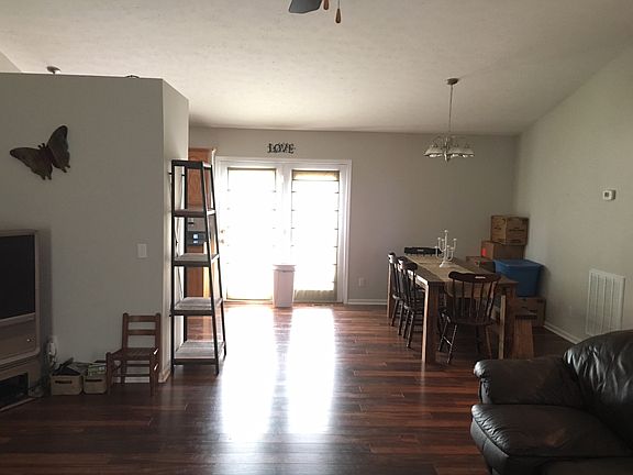 2nd image of 435 Clearwater Sq