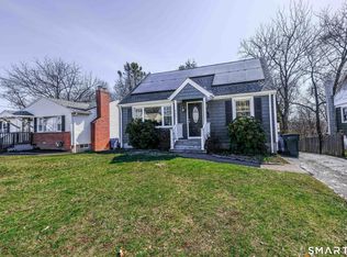 709 Pine Rock Ave, Hamden, CT 06514