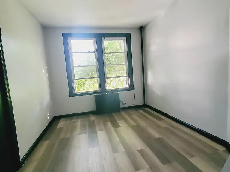 144 Clendenny Ave #1L — Photo 3