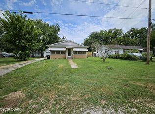 302 S Chicago, Marionville, MO 65705