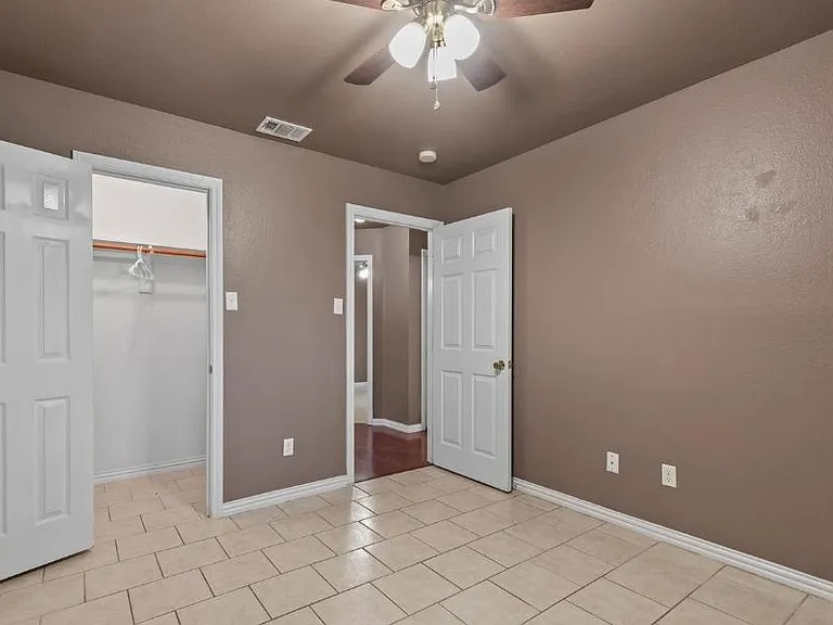 2713 Wild Grove Ln — Photo 8