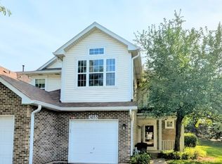 3055 Kentshire Cir, Naperville, IL 60564