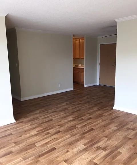 Irving Heights Apartments — Photo 65