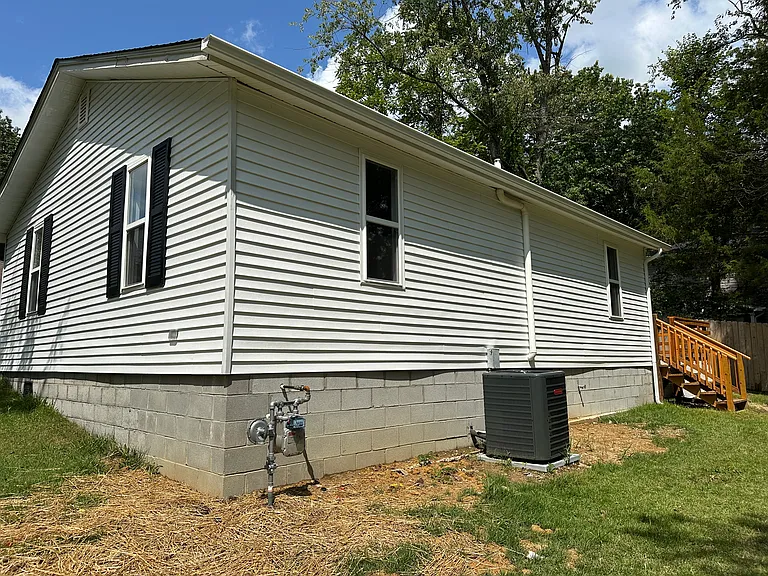 507 Gentry St — Photo 11