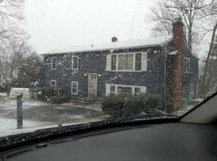 27 Hunters Ln, Ansonia, CT 06401